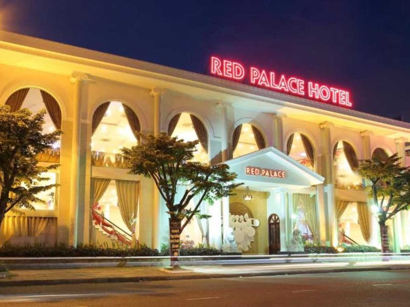 review khach san red palace o trung tam da nang 1