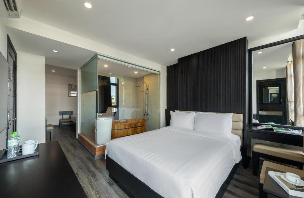 Bỏ túi 20 khách sạn có quầy bar ngoài trời đẹp cực chill ở Đà Nẵng
