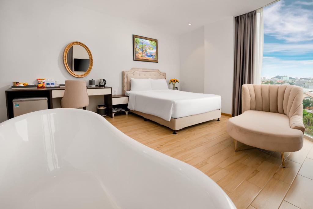 Top khách sạn có máy hiếu phim tại Đà Nẵng – Trải nghiệm độc đáo cùng Queen Hotel khám phá