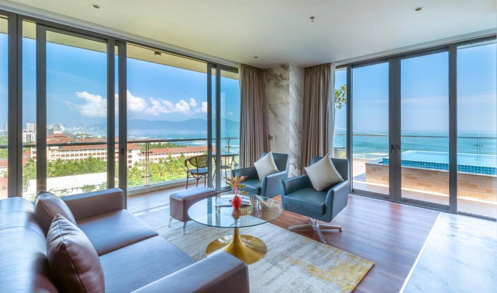 Top khách sạn có máy hiếu phim tại Đà Nẵng – Trải nghiệm độc đáo cùng Queen Hotel khám phá