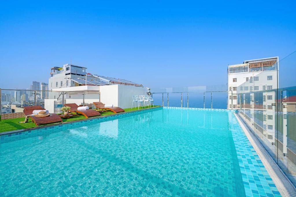 Sea Near Me Hotel: Lựa Chọn Lưu Trú Lý Tưởng Ngay Trung Tâm Đà Nẵng