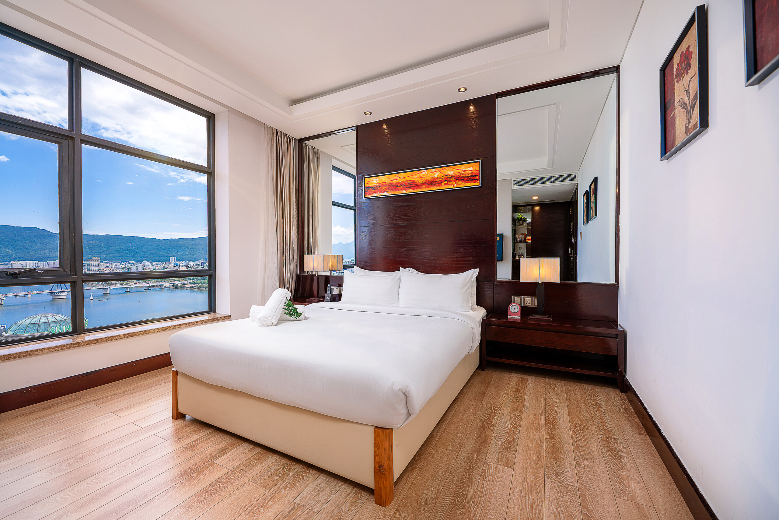 Brilliant Hotel Đà Nẵng có đáng chọn cho kỳ nghỉ bên sông Hàn?