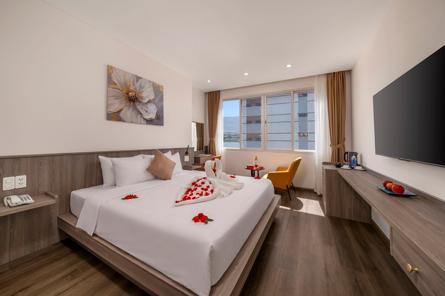 Review Danang Petro Hotel: Nghỉ gần sông Hàn có thuận tiện không?
