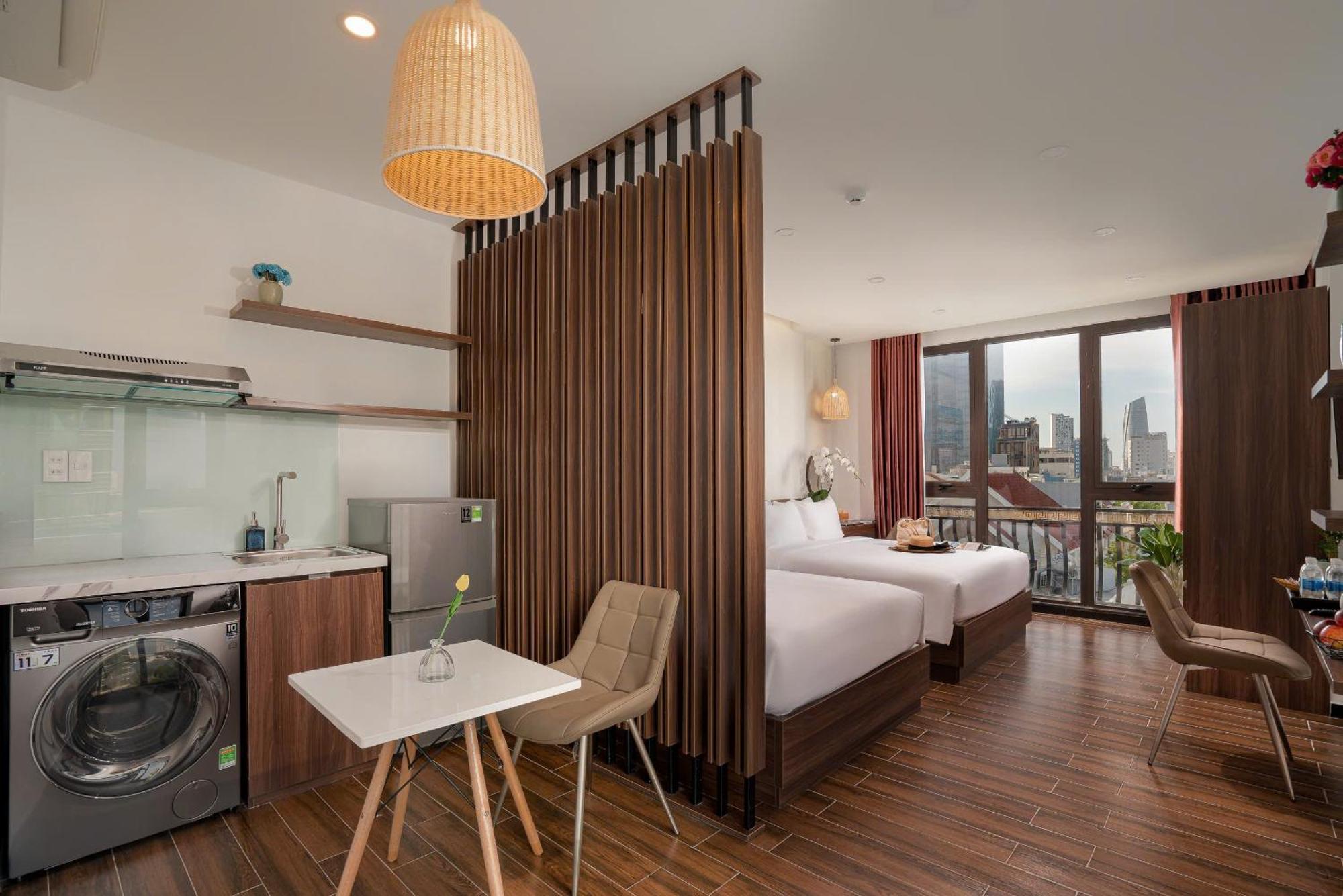 Review Dragon View Riverfront Hotel: Chọn phòng nào để ngắm sông Hàn?