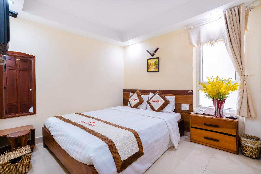 Review Khách sạn Paradise: Ở gần chợ Hàn có thuận tiện không?