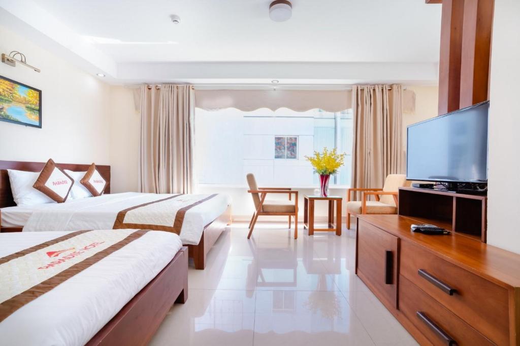 Review Khách sạn Paradise: Ở gần chợ Hàn có thuận tiện không?