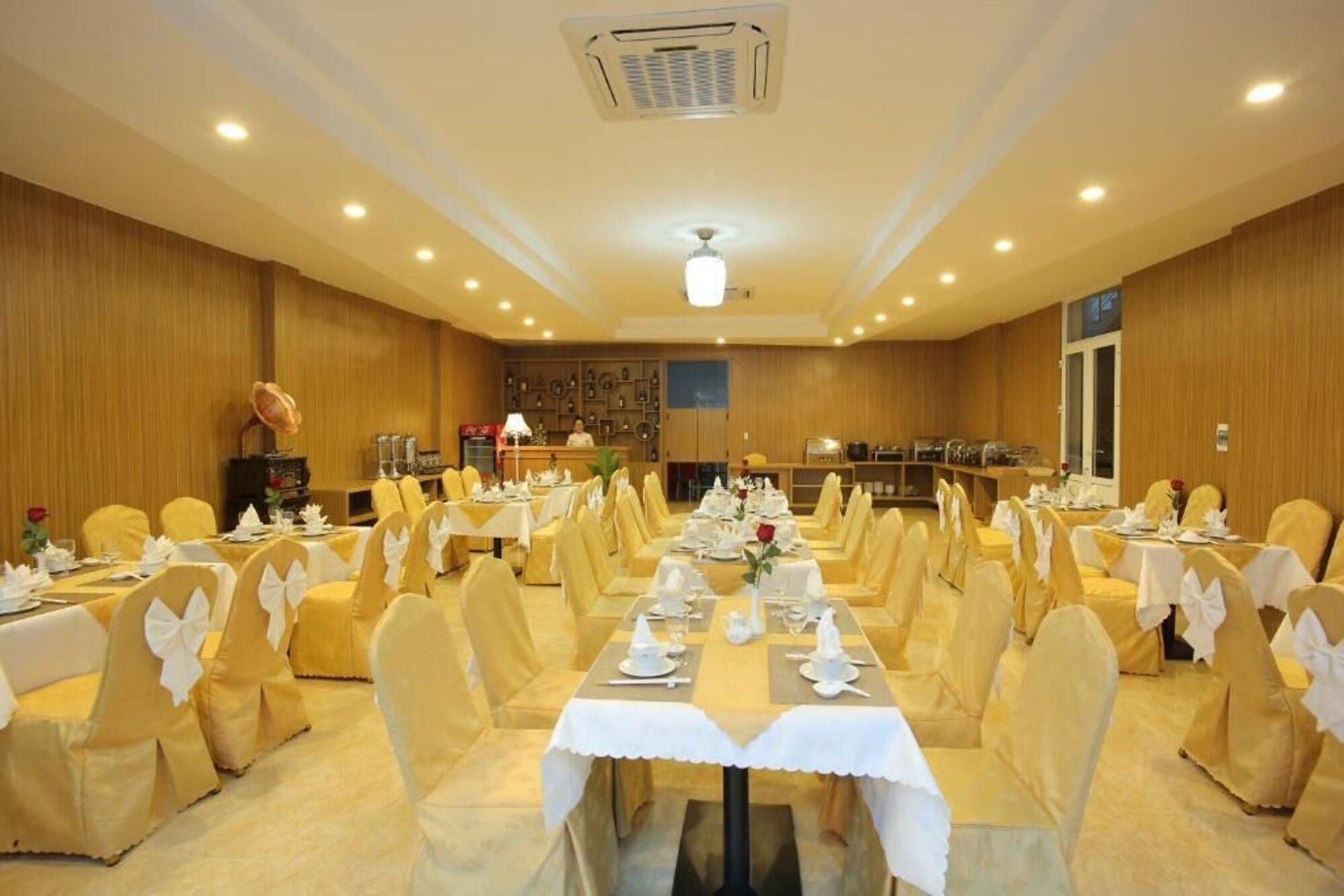 Review Khách sạn Red Palace ở trung tâm Đà Nẵng